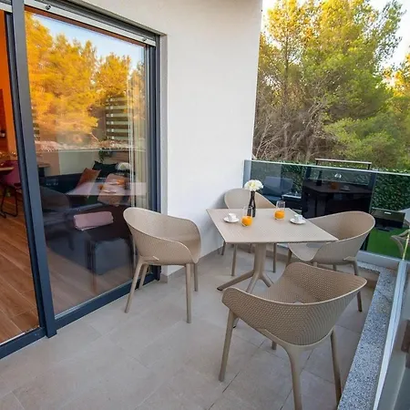 With Wifi Solaris, - 23949 아파트